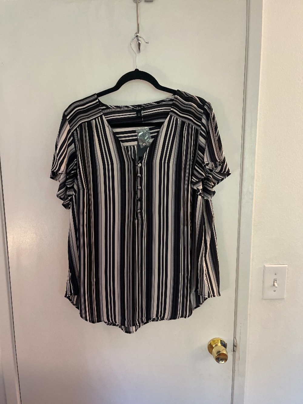 NWT Torrid Harper black, white and grey size 1 shirt